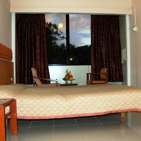 Hotel Raviraj Pune Ngoại thất bức ảnh