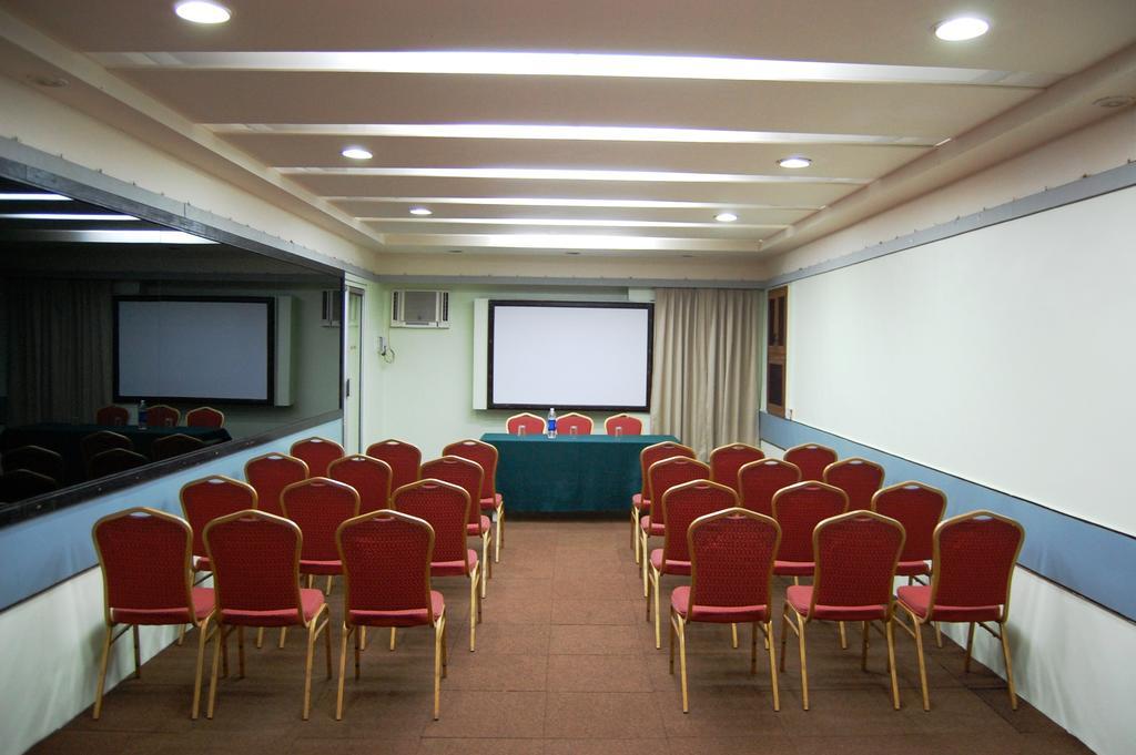 Hotel Raviraj Pune Ngoại thất bức ảnh