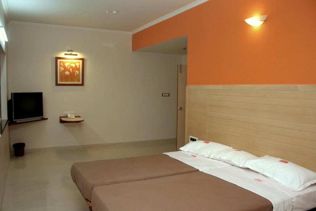 Hotel Raviraj Pune Ngoại thất bức ảnh