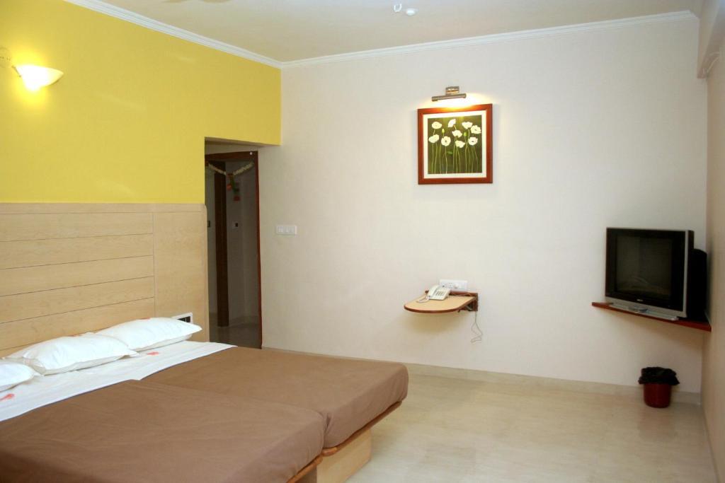 Hotel Raviraj Pune Ngoại thất bức ảnh