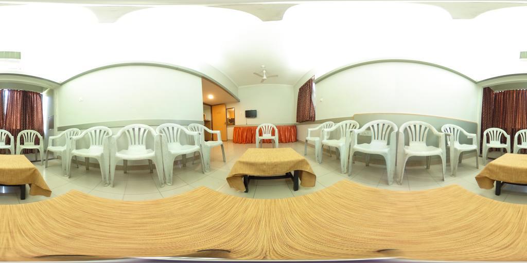 Hotel Raviraj Pune Ngoại thất bức ảnh