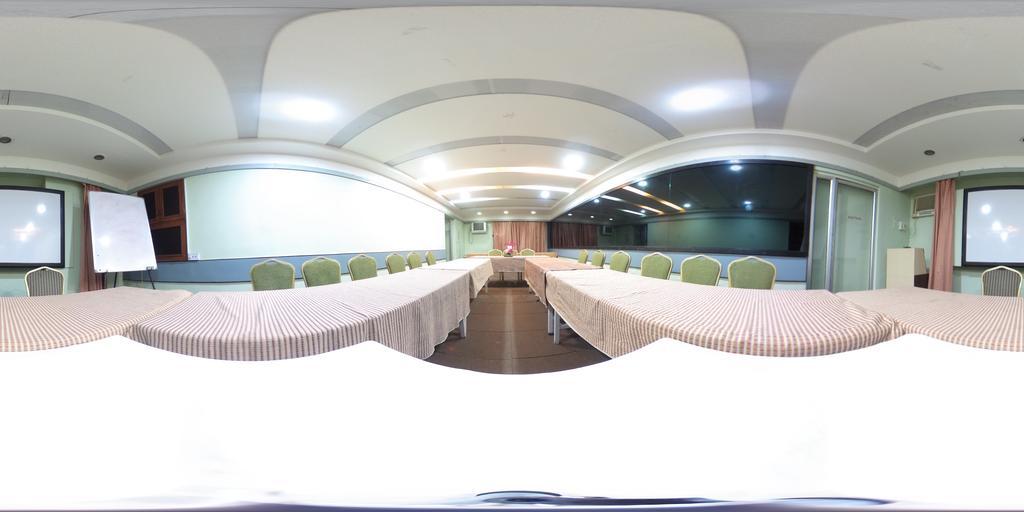 Hotel Raviraj Pune Ngoại thất bức ảnh