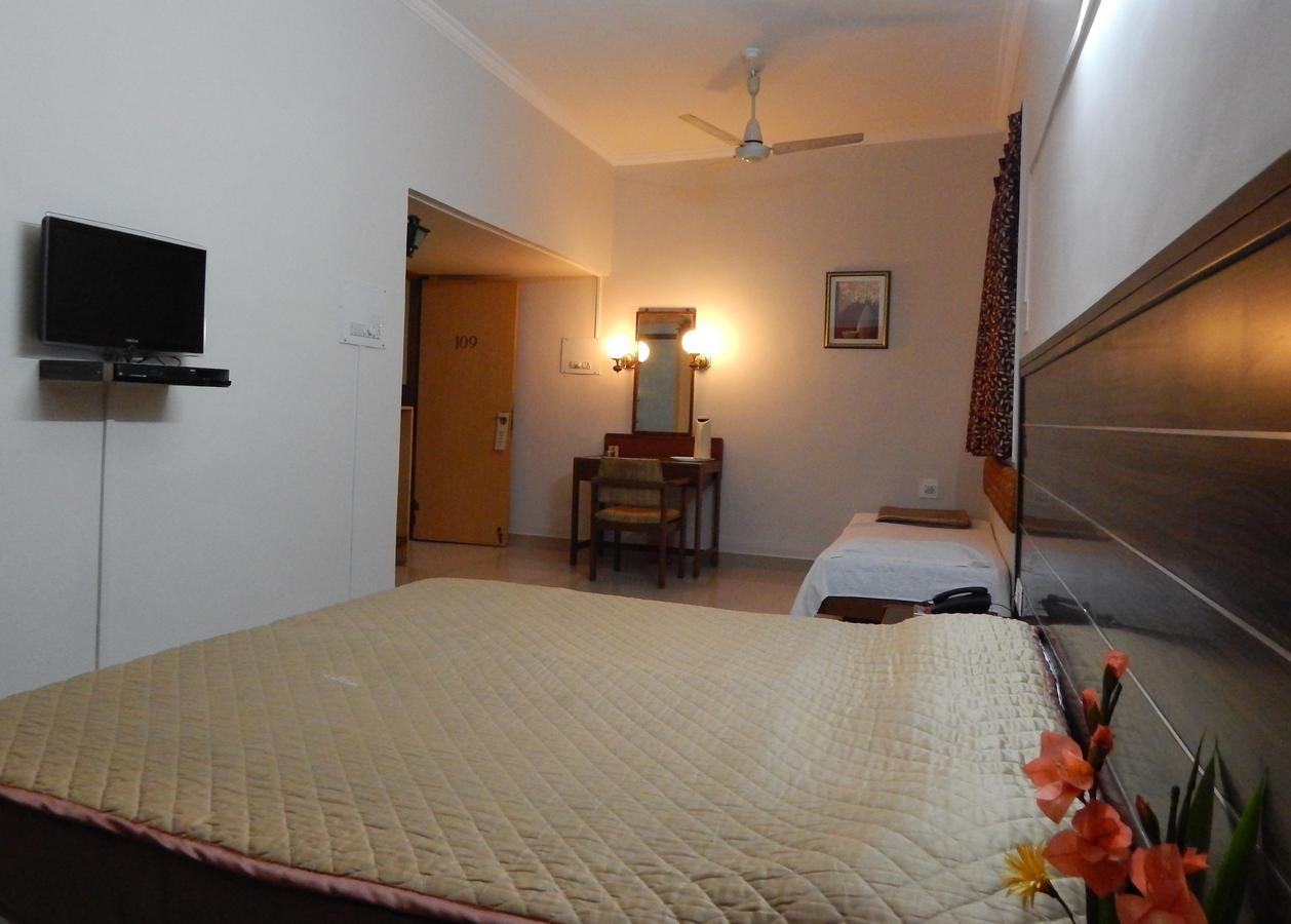 Hotel Raviraj Pune Ngoại thất bức ảnh