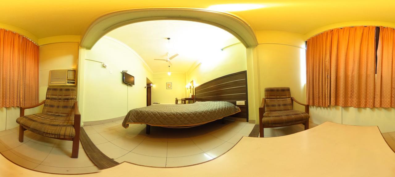 Hotel Raviraj Pune Ngoại thất bức ảnh
