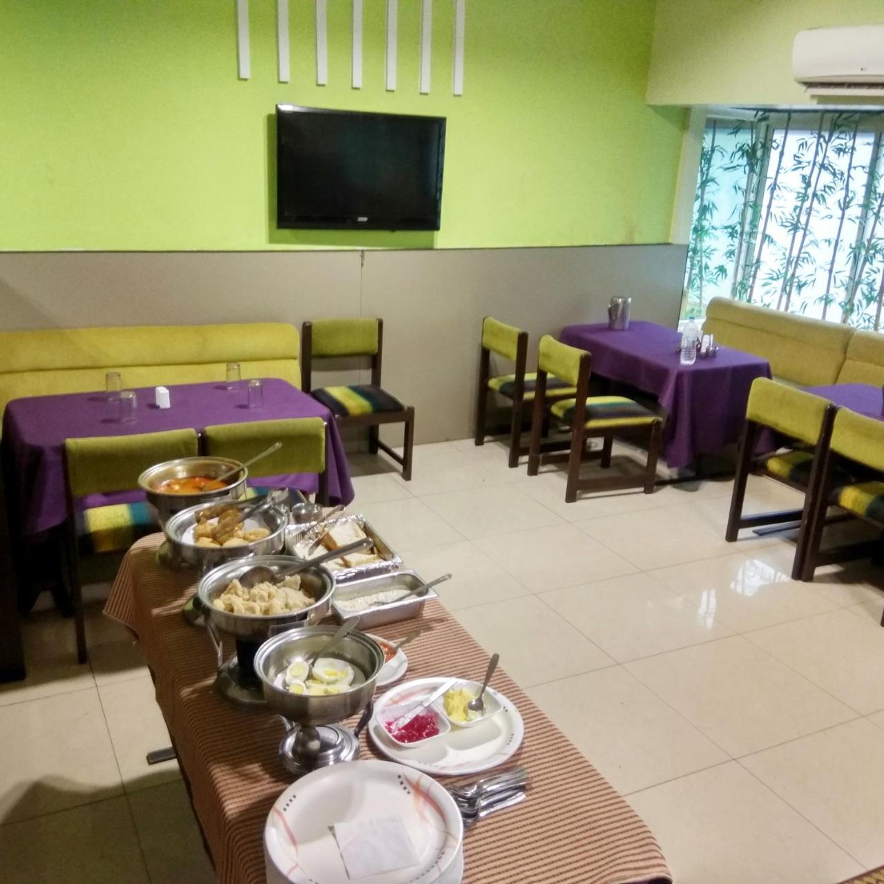 Hotel Raviraj Pune Ngoại thất bức ảnh