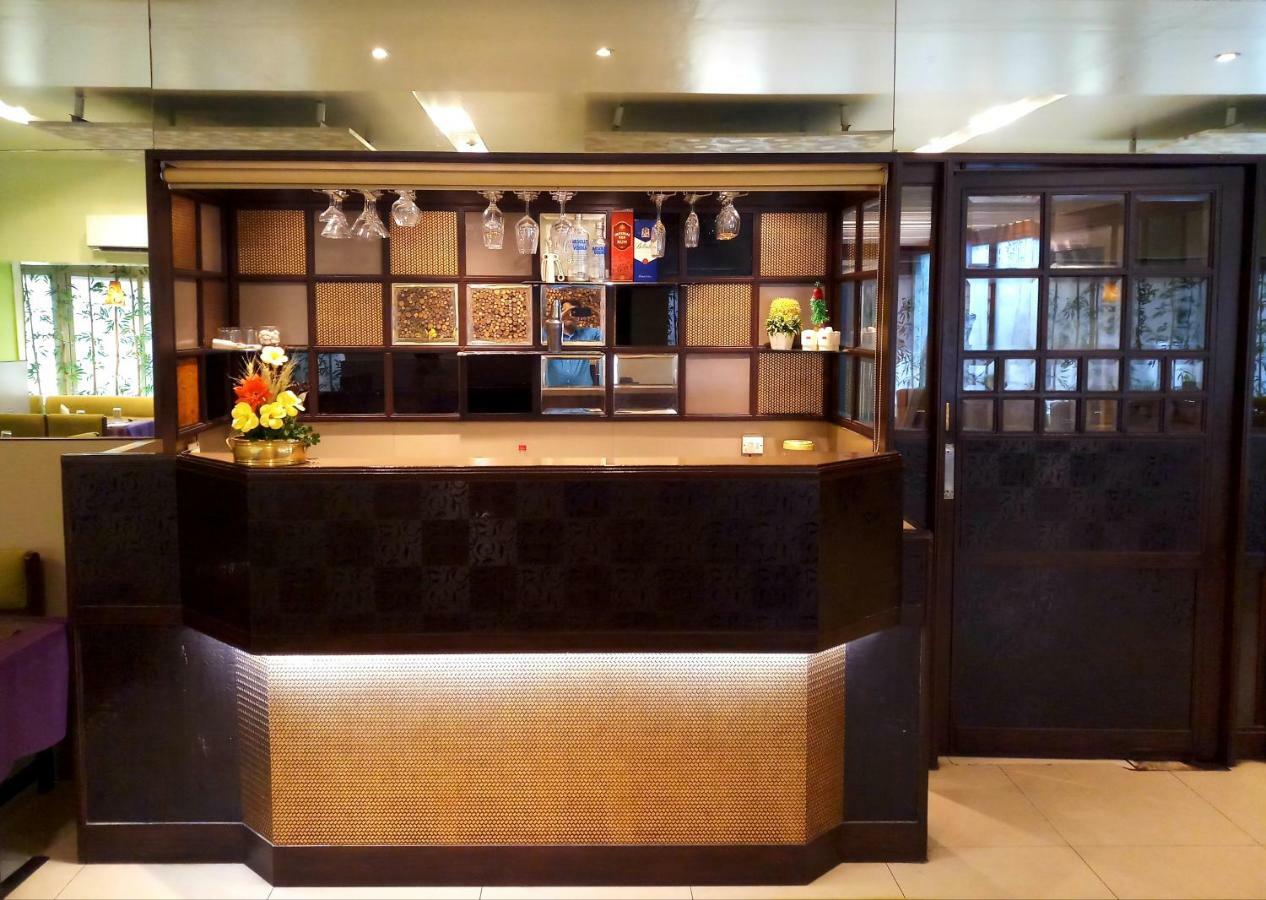 Hotel Raviraj Pune Ngoại thất bức ảnh